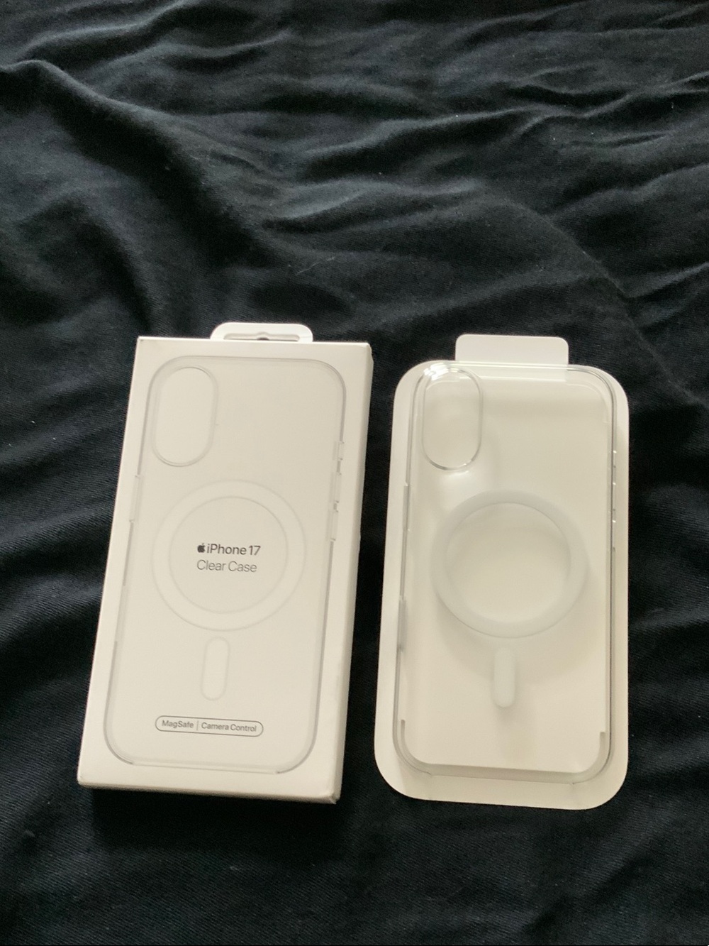 Apple Clear MagSafe iPhone 17 Case with White Magnet Ring